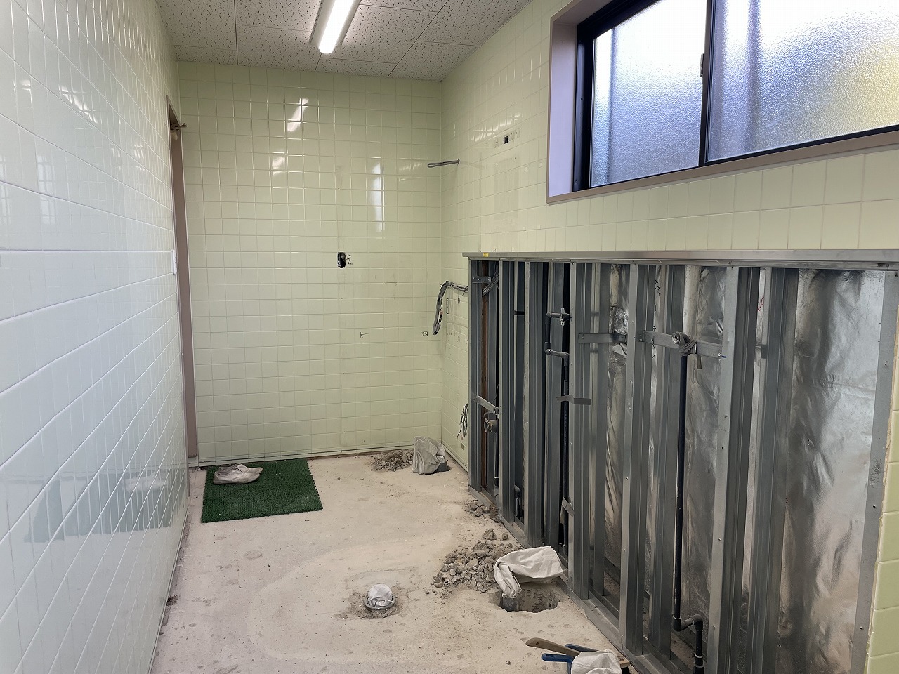トイレ改修 既存設備 撤去完了