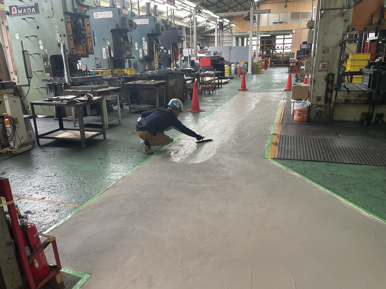 厚塗り材 天端金コテ押え