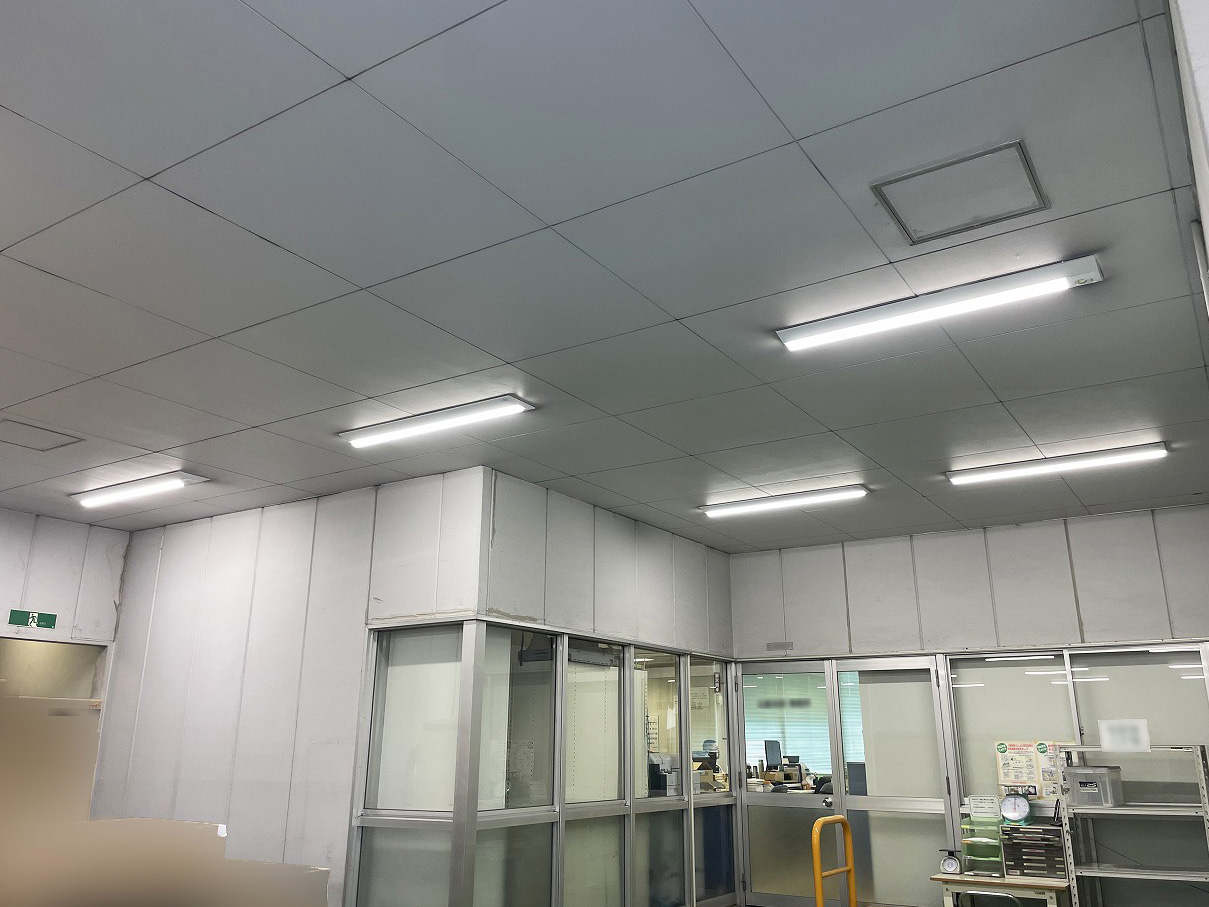 荷捌き場　LED化完了