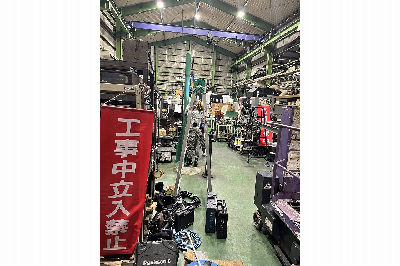 ジブクレーン設置作業中