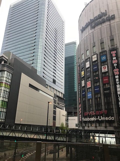 おうみたに